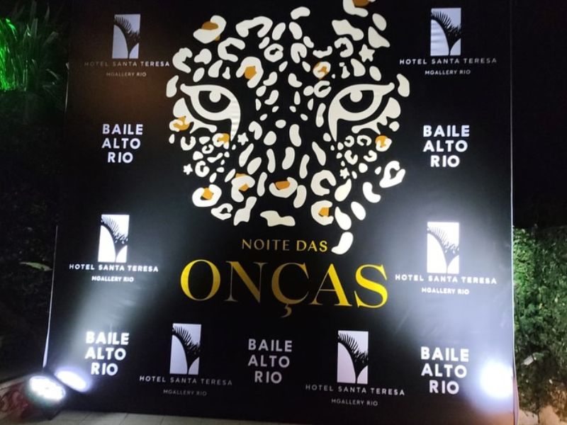 Painel de LED em ação durante evento corporativo produzido pela ART7